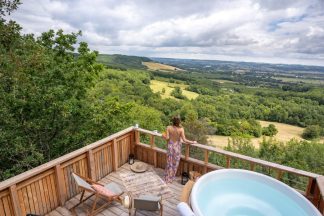 Vue depuis la terrasse avec spa