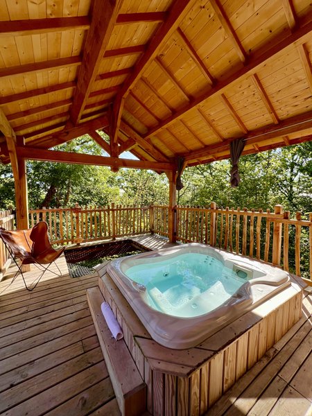 Terrasse avec spa privatif