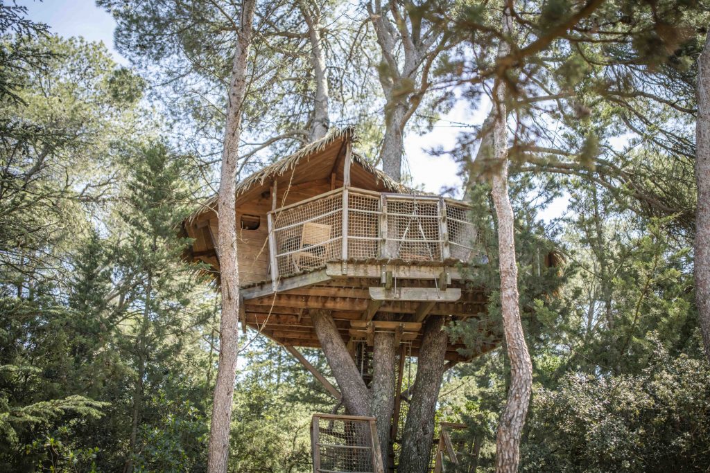 Cabanes dans les arbres en Languedoc-Roussillon