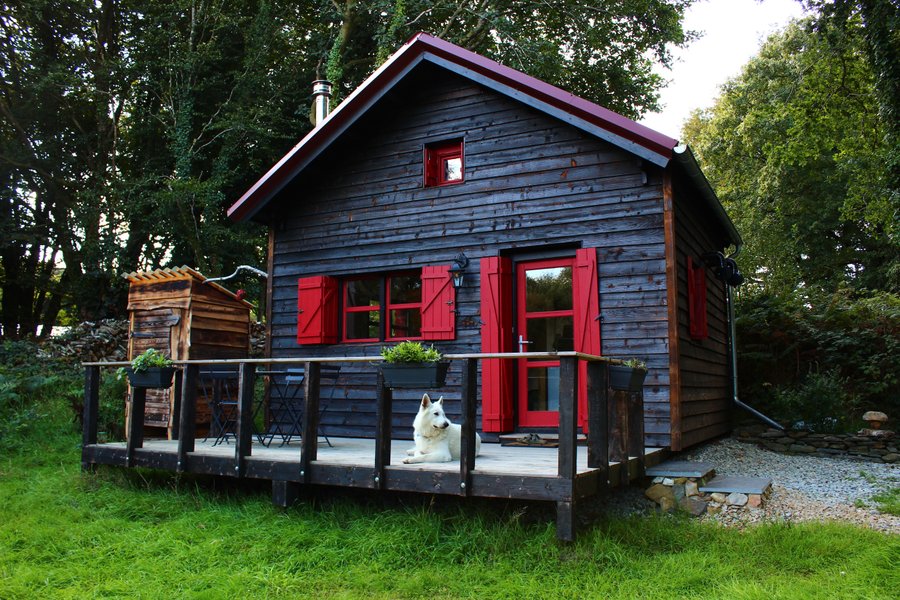 Chalet cosy en forêt où partir pour Pâques en famille en France