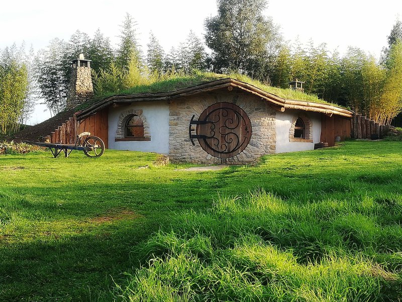 Coteau des Fadets Maison de hobbit